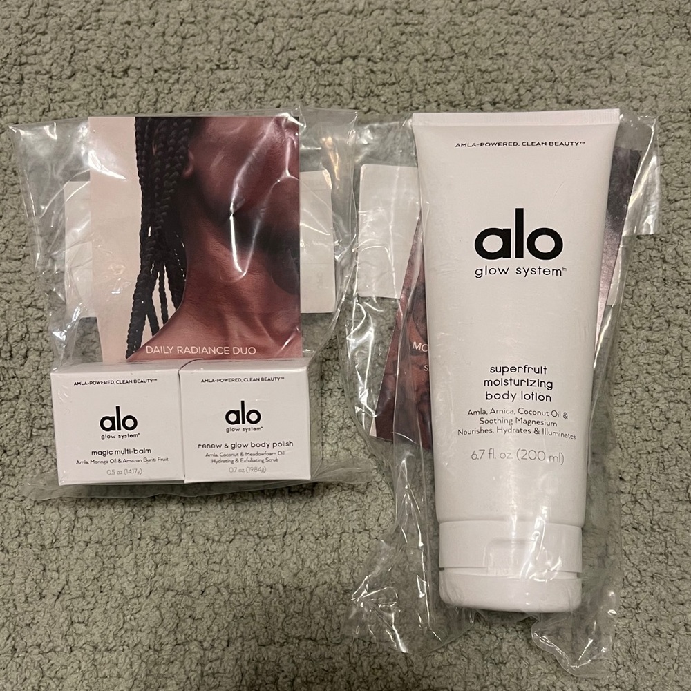 NWT Alo Superfruit Body Lotion + free samples